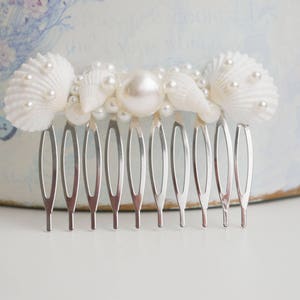 Headpiece, Seashell hair comb, Beach wedding, Beach hair accessory, Seashell Hair accessories, Mermaid hair comb, shell bridal hair comb