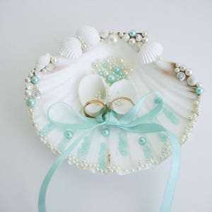 Turquoise wedding, Shell ring holder, Wedding Ring Holder, Sea shell Ring Bearer, Sea Wedding, Ring Bearer, Sea Shell Ring Pillow, Aqua blue