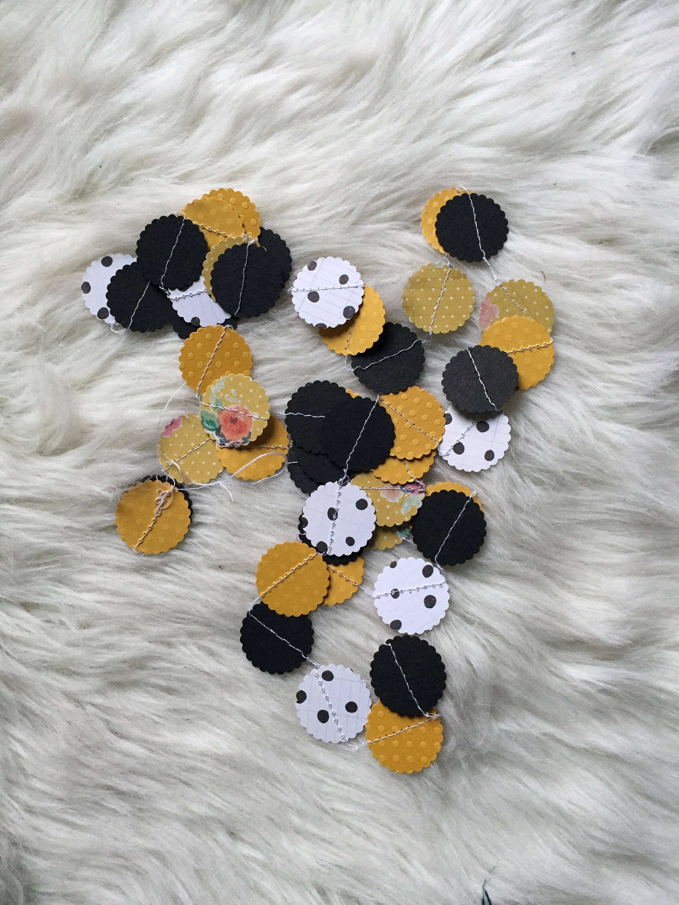 Guirlande Moutarde Noire