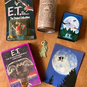 ET the Extra Terrestrial Collectibles Bundle