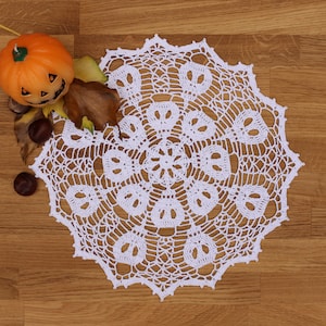 Crochet Skull Doily ~ Halloween Decor ~ Spooky Decoration