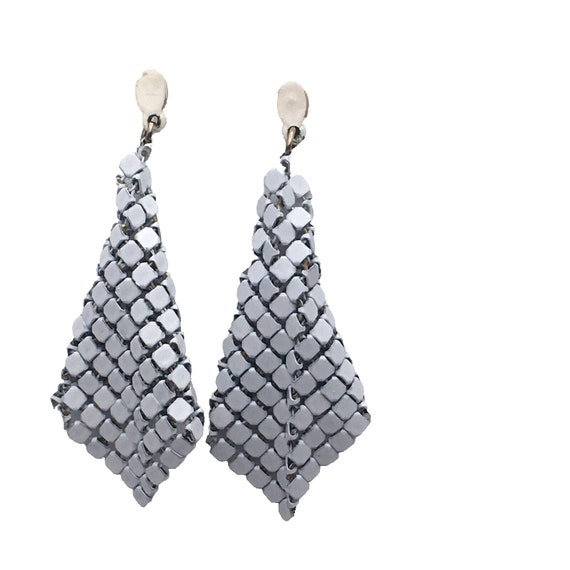 Vintage White Enamel On Metal Mesh Dangle Earring… - image 2