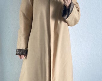 Vintage 1980s Beige Hooded Maxi Coat With Warm Quilted Lining (Size S)