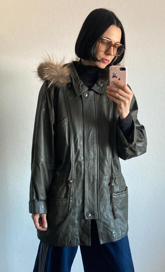 Vintage Brown Hooded Leather Coat With Fur Trim – Size S/M