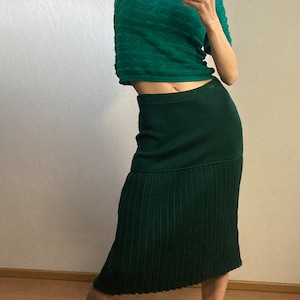 Dark Green Knit Pleated Knit Skirt 1980s