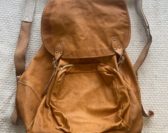 Vintage Natural Tan Leather Backpack 1970s