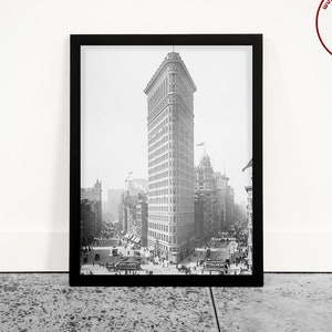 Flatiron Building Photograph – Vintage New York City Black and White Architecture Print, Historic NYC Wall Art, Urban Decor Gift”
