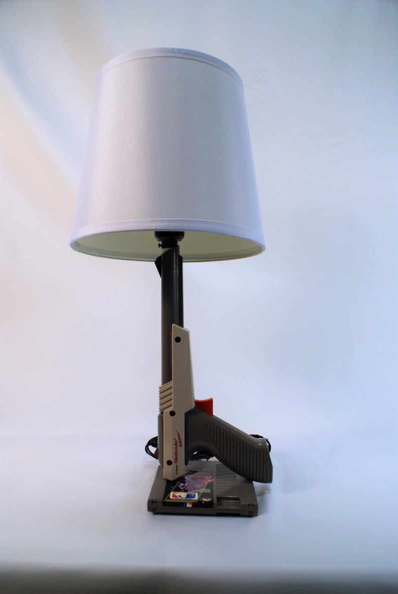 Nintendo Zapper Lamp with Trigger Switch image 1