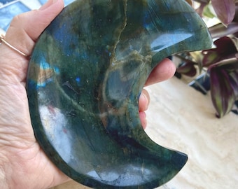 Labradorite Carved Moon Bowl - The Stone for Protection and Intuition
