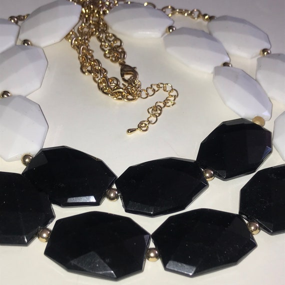 Vintage 90's Chunky Faceted Black White Lucite Go… - image 4