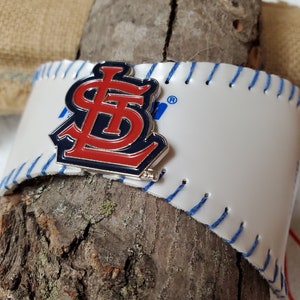 Louis Cardinals Pulseira de beisebol com letras grandes e logotipo