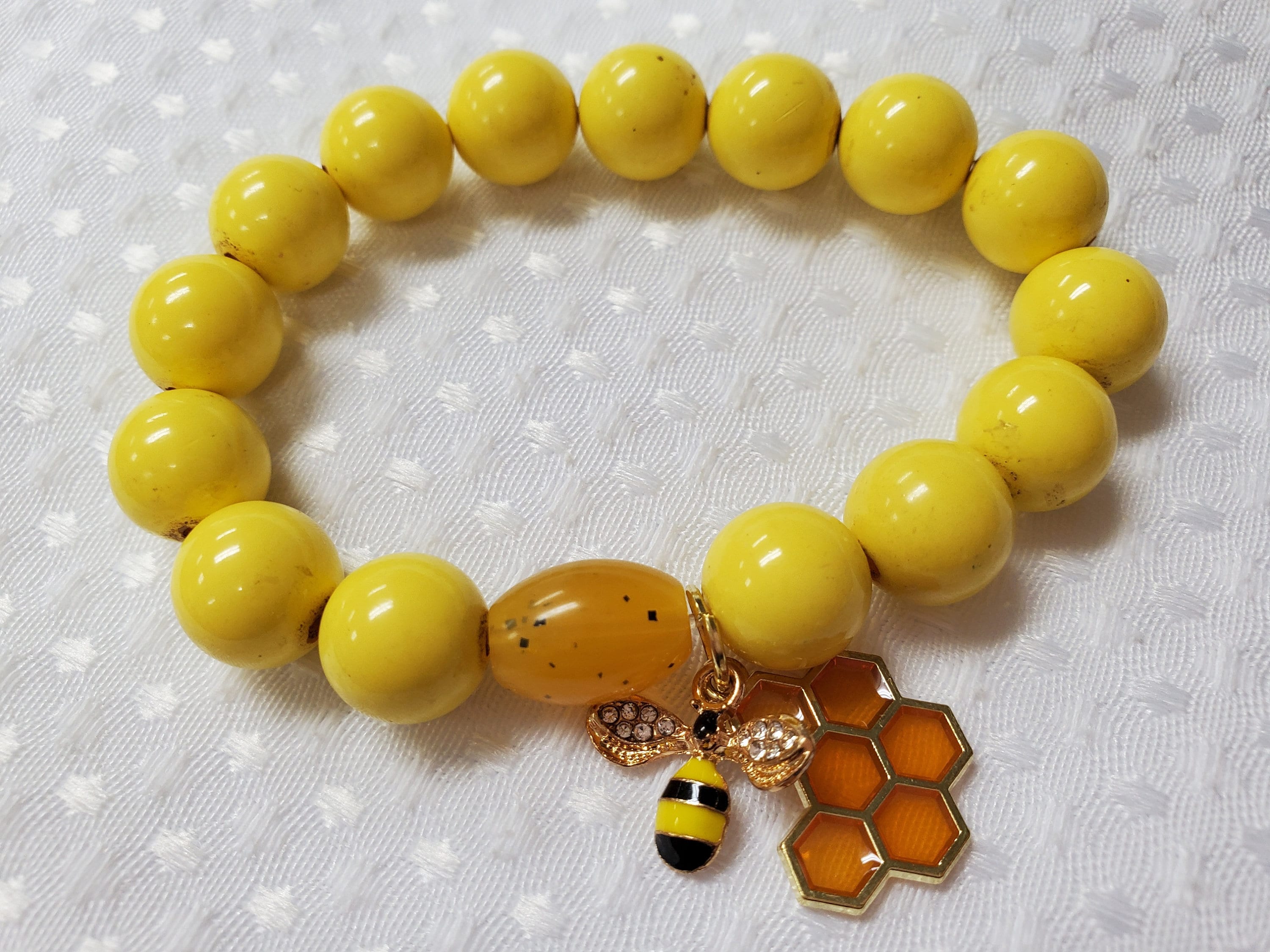 Stretch Bracelet in Yellow with Bee Charm