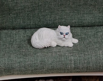 Painted 1:12 scale white persian