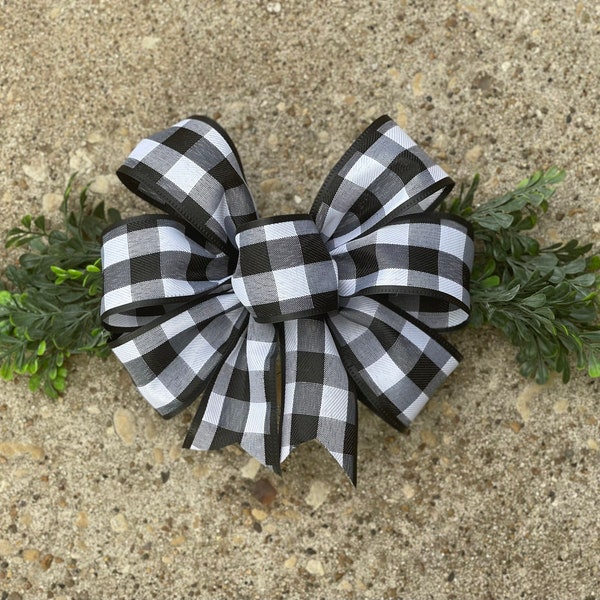 Bow with greenery for interchangeable door hanger