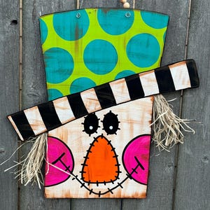 Scarecrow door sign, fall door hanger,   fall decor, scarecrow home decor