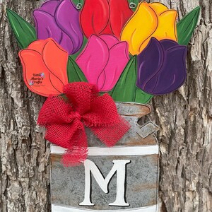 Tulips bouquet farmhouse door hanger