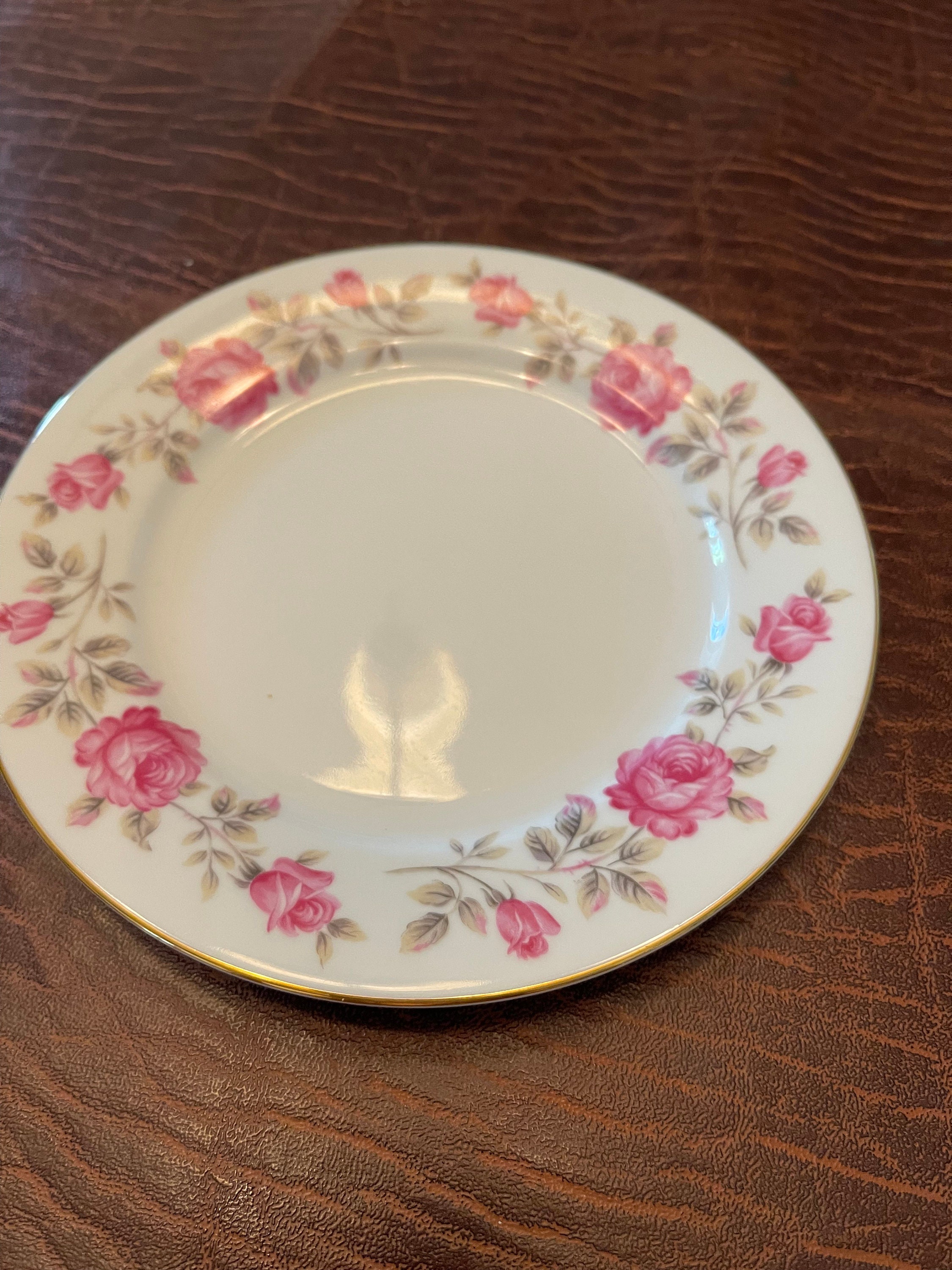 RC Nippon Toki Kaisha White With Pink Flower Gold Trim - Excellent