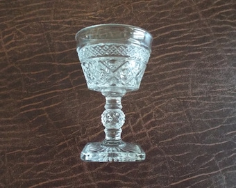 ワインゴブレット ガラスの脚付きエッチングリムと花、台座付き 4.25 x 3.5インチ、ヴィンテージサービングピース、EAPG アイスクリームシャーベット