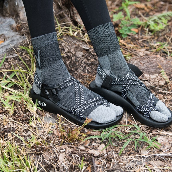 V-Toe Wool Split Toe Tabi Flip Flop Chaco Socks Big Toe Charcoal, Black or Grey Breathable sizes M 8.5-10.5 W 10-12