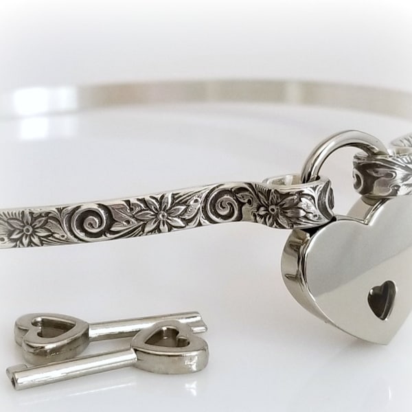 Wild Flower Daytime Locking Submissive Collar, slave collar, Restraining Collar, BDSM Collar, Made to Order 8838