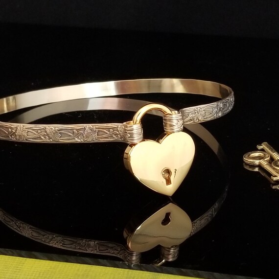 Submissive Locking Day Collar 14k Gold 