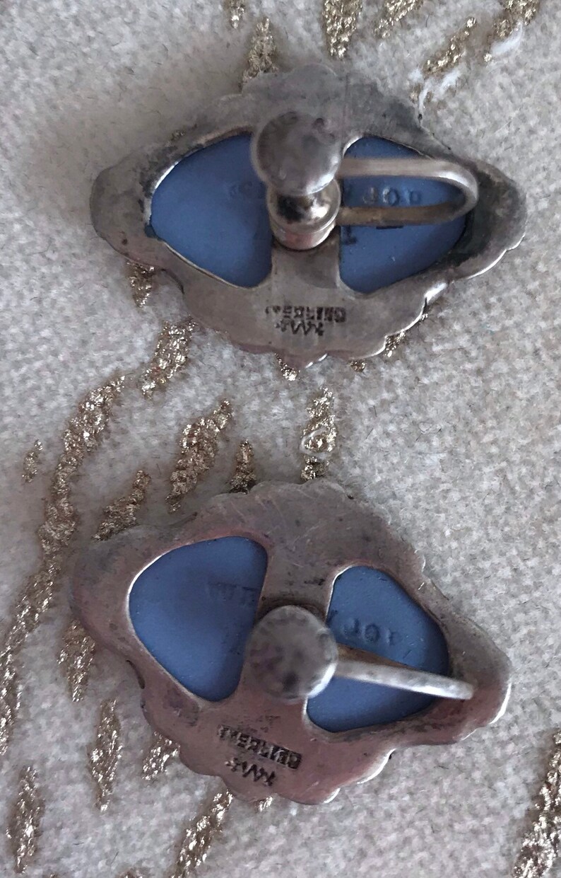 Antique 1920/'s sterling silver WedgeWood porcelain intaglio screw back earrings In fantastic condition ready to wear out Subtle patina