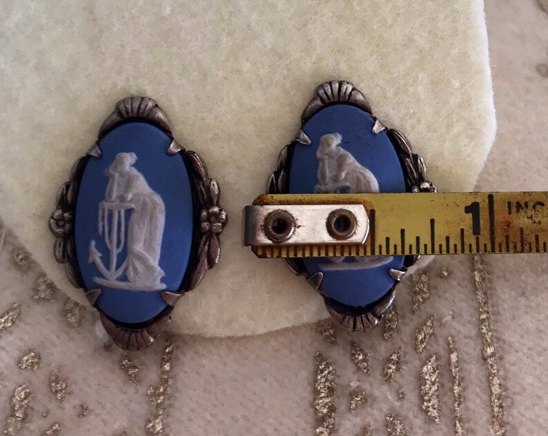 Antique 1920/'s sterling silver WedgeWood porcelain intaglio screw back earrings In fantastic condition ready to wear out Subtle patina