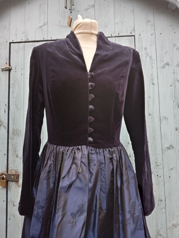 Vintage Laura Ashley Victorian Velvet Dress UK 16… - image 3