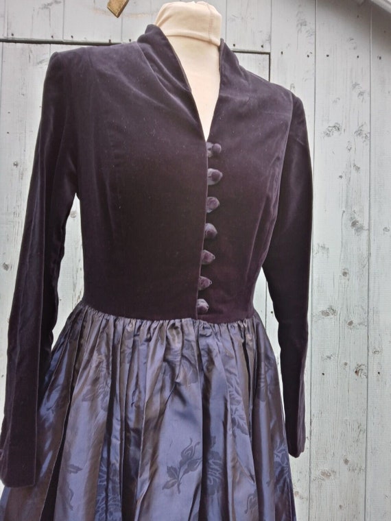 Vintage Laura Ashley Victorian Velvet Dress UK 16… - image 8