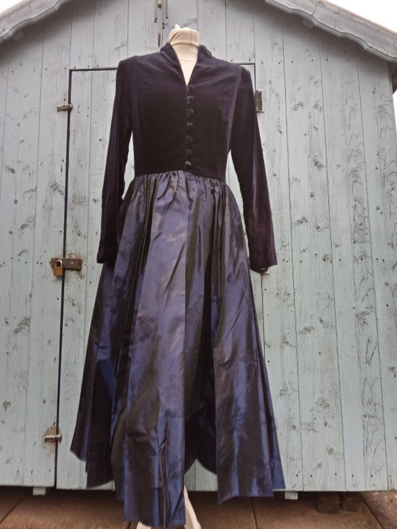 Vintage Laura Ashley Victorian Velvet Dress UK 16… - image 2