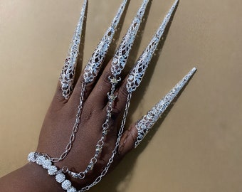 Long Nail Cone Glove with chains and bracelet, Silver cowgirl, metallic jewelry, music festival, Filigree nails