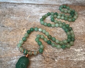 Green Aventurine Sugar Skull Halloween Necklace, Day of The Dead, No clasp closure, long necklace