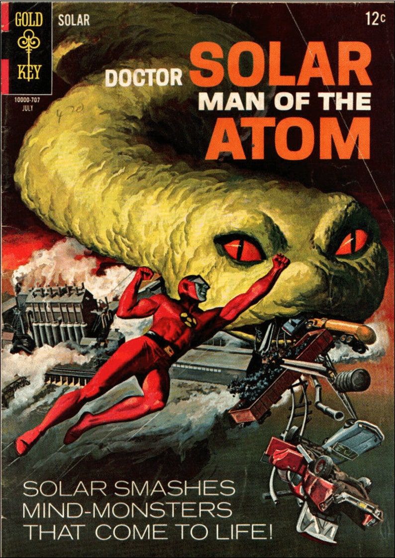K&ouml;nnte beinhalten: Ein Comic-Cover mit einem roten und schwarzen Superhelden, Solar, der gegen ein gr&uuml;nes Monster mit roten Augen k&auml;mpft. Der Text auf dem Cover lautet "Doctor Solar Man of the Atom" und "Solar Smashes Mind-Monsters That Come To Life!"