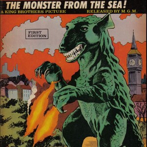 Peut inclure: Couverture de bande dessin&eacute;e intitul&eacute;e "GORGO THE MONSTER FROM THE SEA !" avec un monstre vert crachant du feu, attaquant une ville. La couverture comprend le texte "FIRST EDITION" et "A King Brothers Picture."