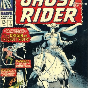 Pode incluir: Uma capa de banda desenhada com um cowboy mascarado a montar um cavalo branco. A capa é vermelha, branca e azul com o título "The Ghost Rider" em letras grandes e em negrito. O texto "Another Fantastic Far-Out First From Mighty Marvel!! The Origin of The Ghost Rider!" também aparece na capa.