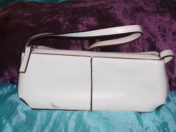 Vintage Fiorelli cream leather small shoulder bag 1strap.zip fastener innner pocket