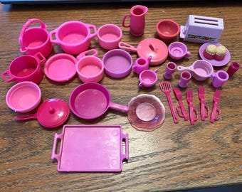 Barbie Doll Pink Kitchen Accessories 32 pcs pots pans plates tray cups utensils
