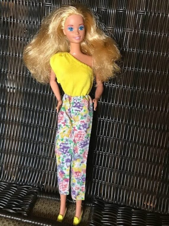 Vtg 80s Barbie Doll in Pretty Choices Jumpsuit Yellow Floral 1