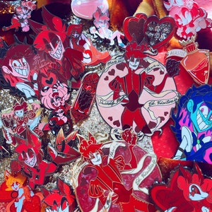 ラジオデーモンアラスター フィギュア ピン セット Amazon.co.jp: ハズビンホテル ラジオ・デーモン アラスター YouTooz