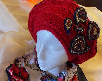 Red-Black Beret with Decorative Sequin Paisley
