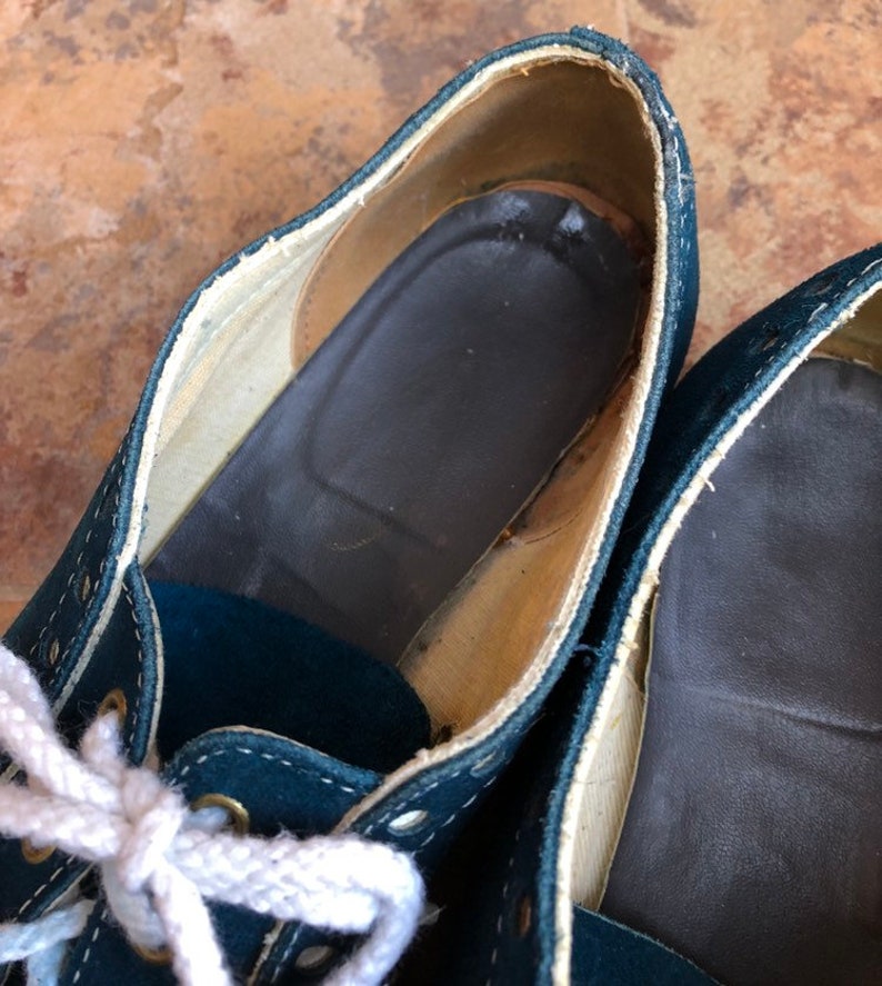 Vintage 1970s 70s Women/'s Blue White Polka Dot Suede Tie Up Shoes!