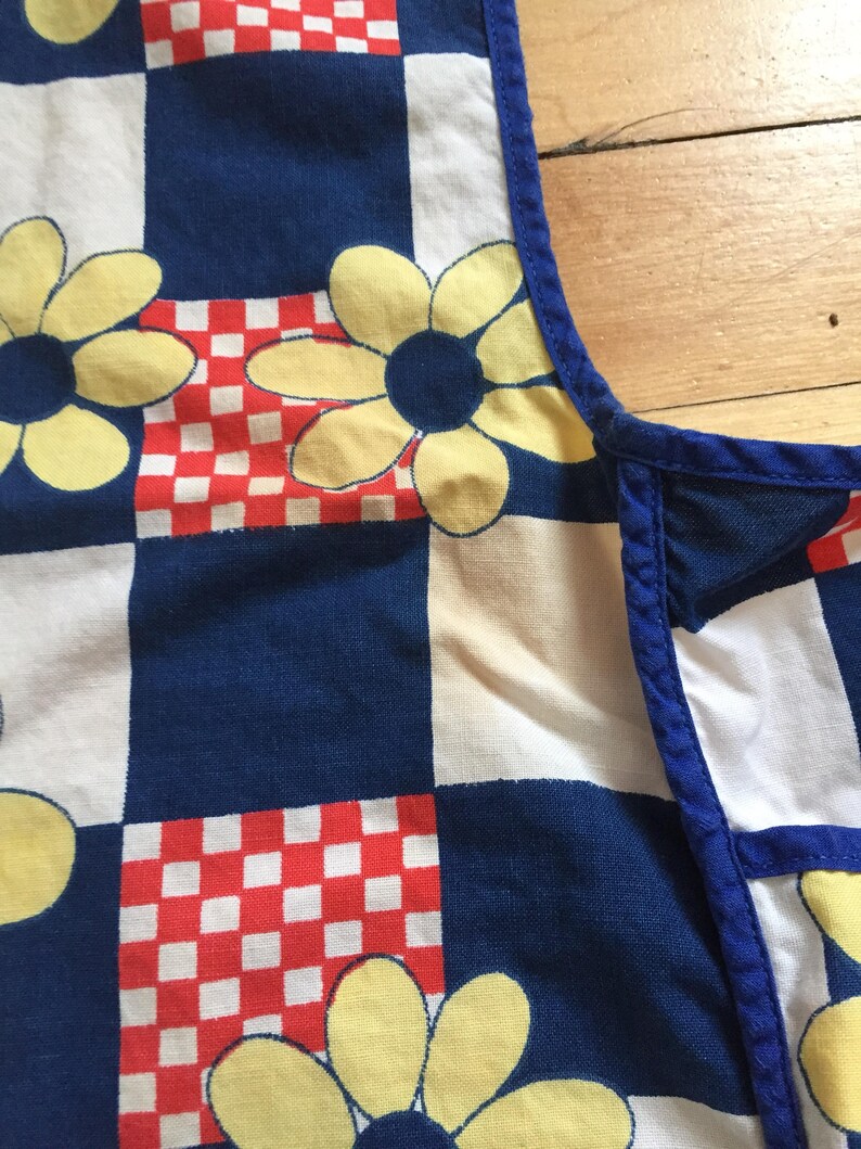Vintage 1950s Checker Floral Full Apron!