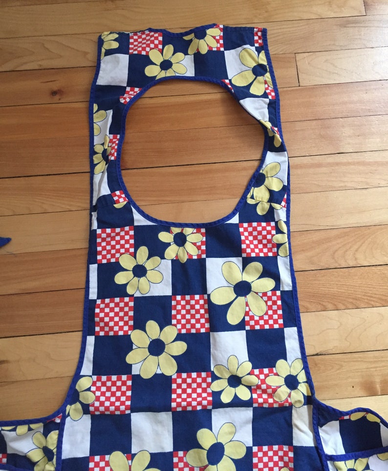 Vintage 1950s Checker Floral Full Apron!