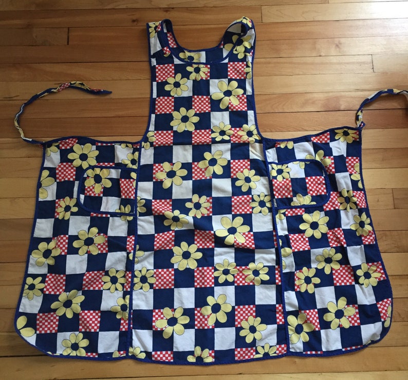 Vintage 1950s Checker Floral Full Apron!