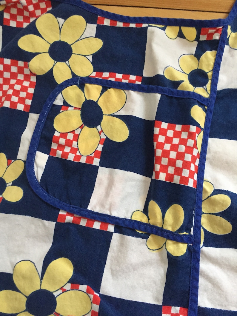 Vintage 1950s Checker Floral Full Apron!