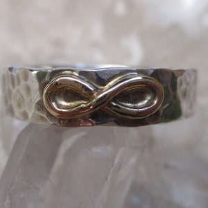 Sterling Silver Hammered Band w/ 14K Gold Infinity Symbol Size 10 1/2