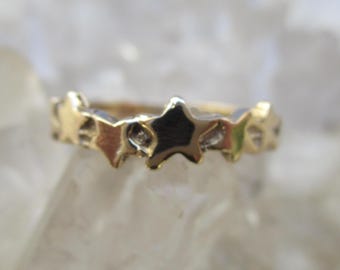 14K Gold Star Band -Hand Cast Size 6 1/2-  Narrow Ring  2.4 Grams 14K Gold