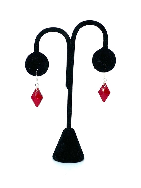 Black velvet earring display deals