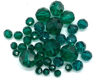 4,5,6,8,10 mm Emerald. #5000 Round Genuine Swarovski Crystal Beads. Choose size and Quantity.