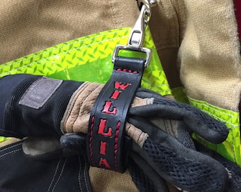 Regalo de graduación de la Academia de Bomberos - Correa de guante de bombero / Domador personalizado - Gran regalo para todos los bomberos